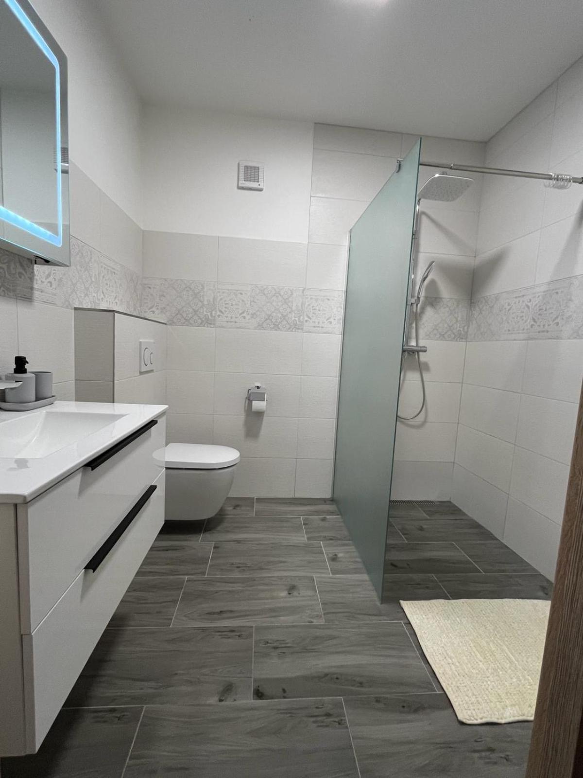 Apartman Kuga 米库洛夫 外观 照片